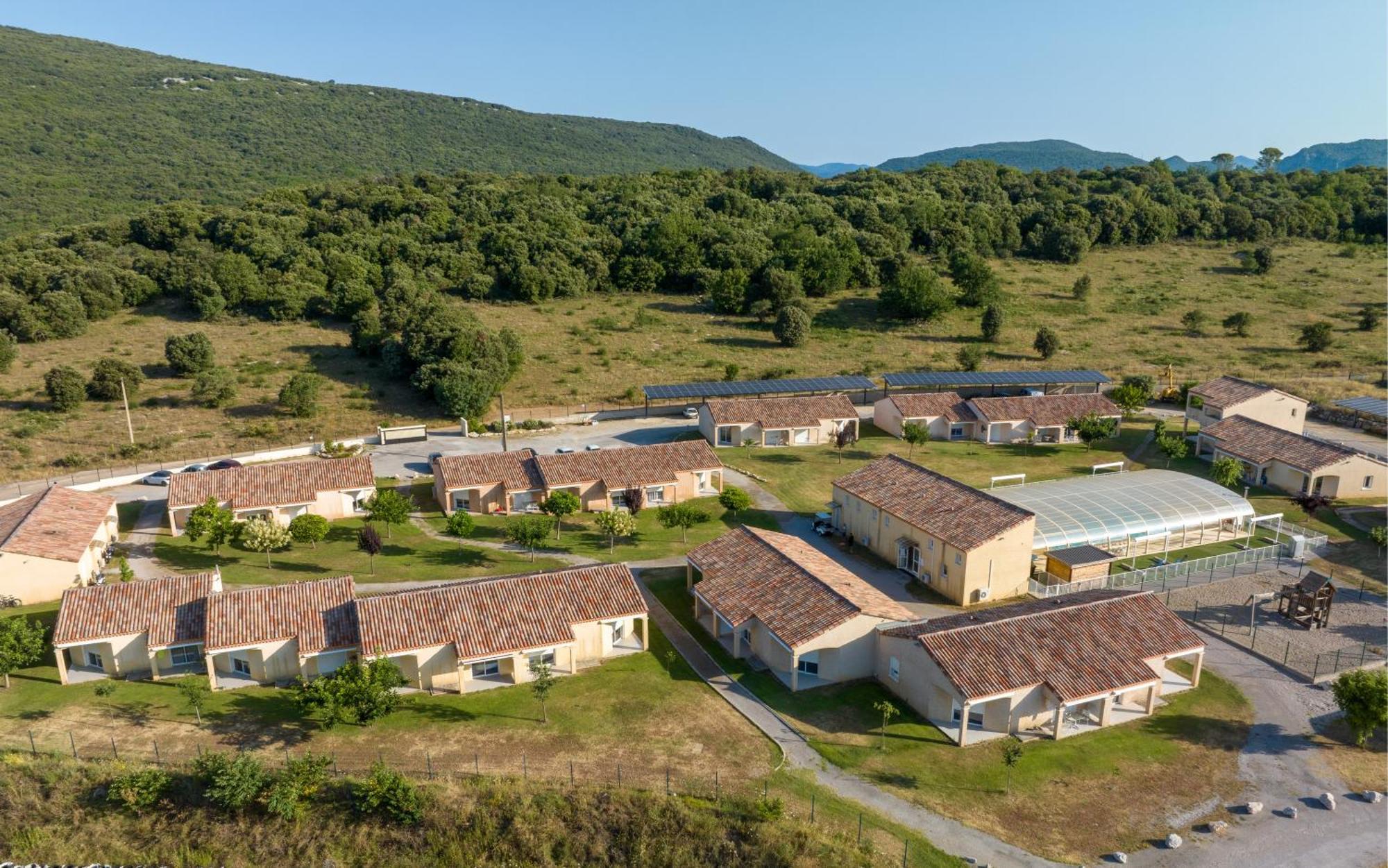 Park & Suites Village Gorges De L'Herault-Cevennes Brissac Exteriér fotografie
