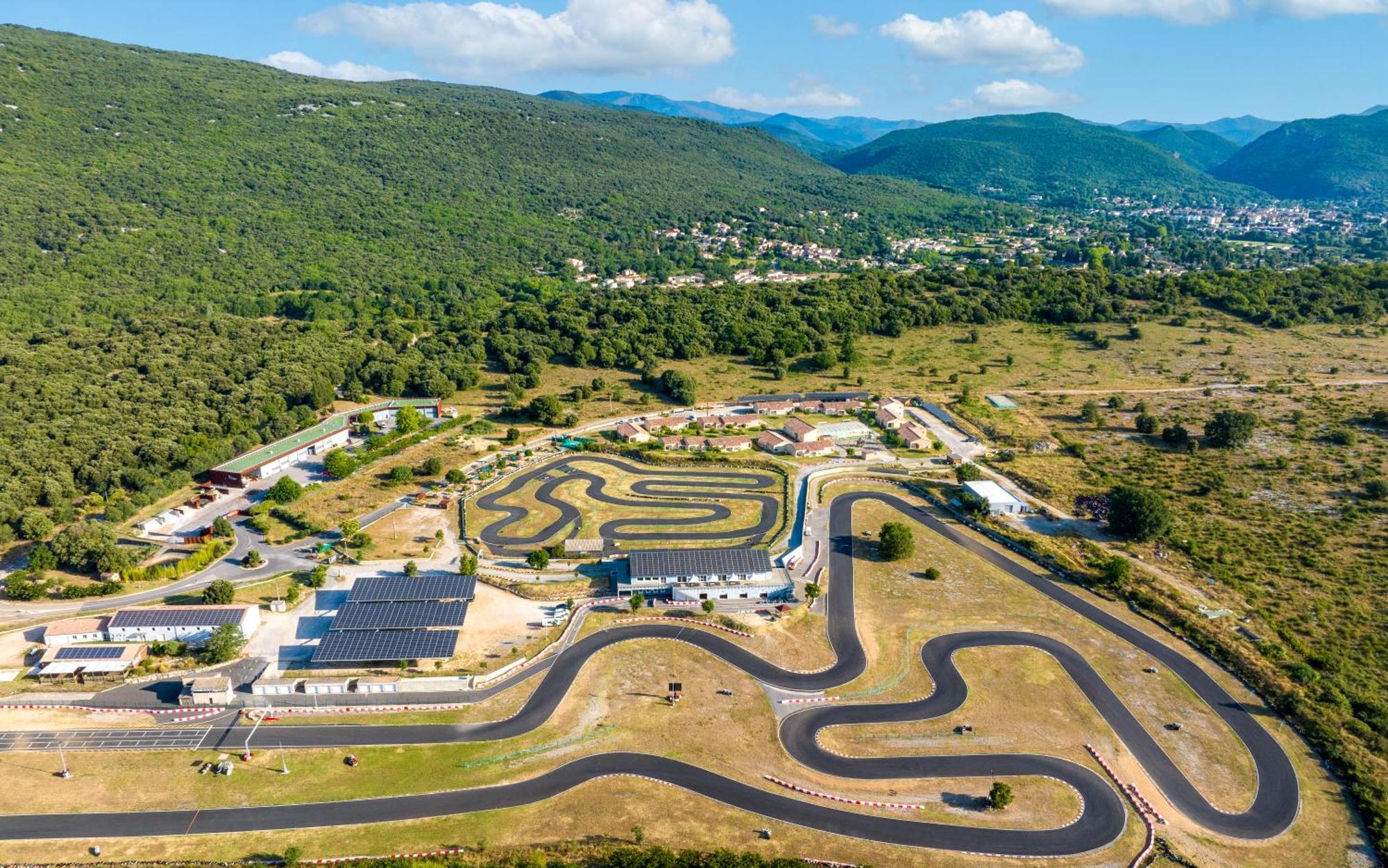 Park & Suites Village Gorges De L'Herault-Cevennes Brissac Exteriér fotografie