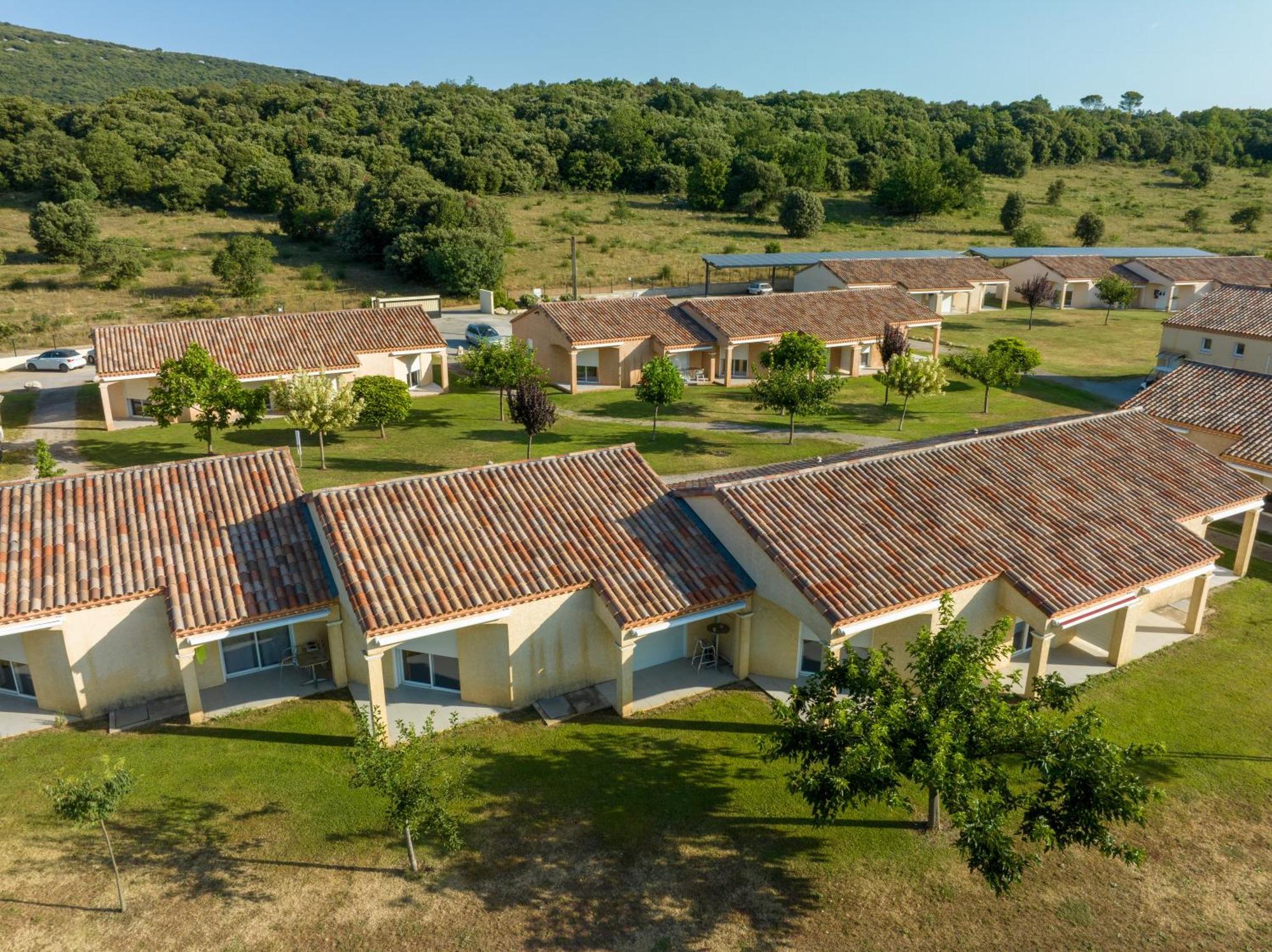Park & Suites Village Gorges De L'Herault-Cevennes Brissac Exteriér fotografie
